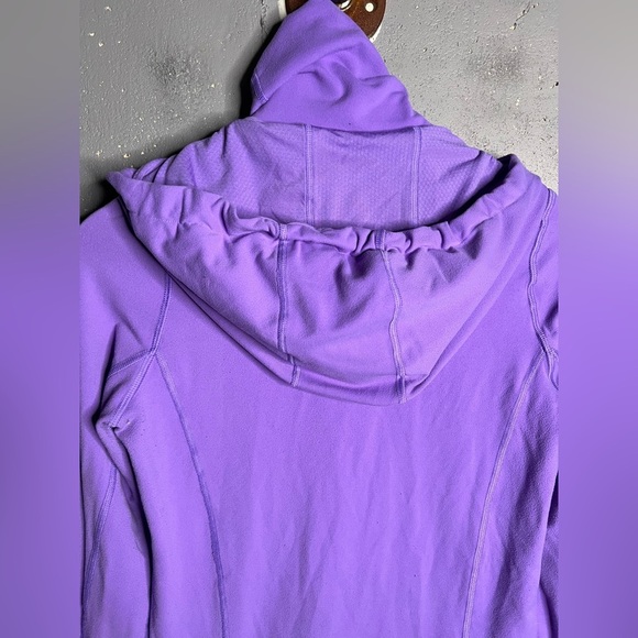 Lululemon Stride Jacket Women's Size 6 Two Tone Purple Long Sleeve Thumb Holes - Picture 4 of 8